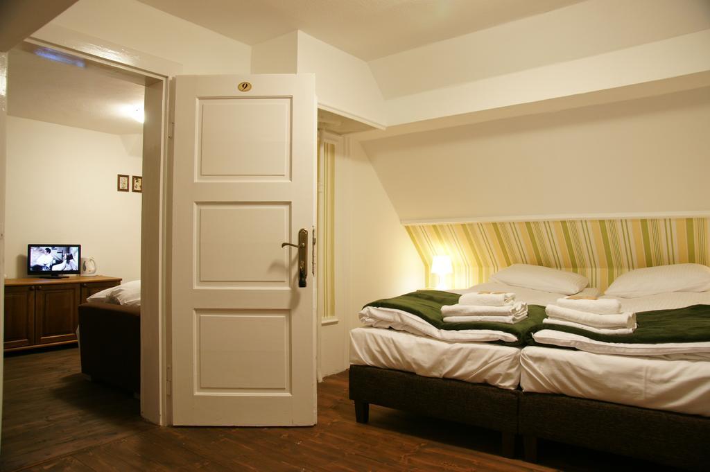 Willa Zwolakowka Bed & Breakfast Istebna Room photo